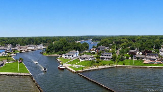 40 Laura Lee Drive, Center Moriches, NY 11934