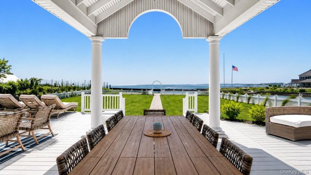 40 Laura Lee Drive, Center Moriches, NY 11934