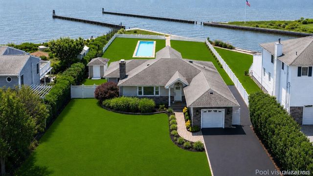 40 Laura Lee Drive, Center Moriches, NY 11934
