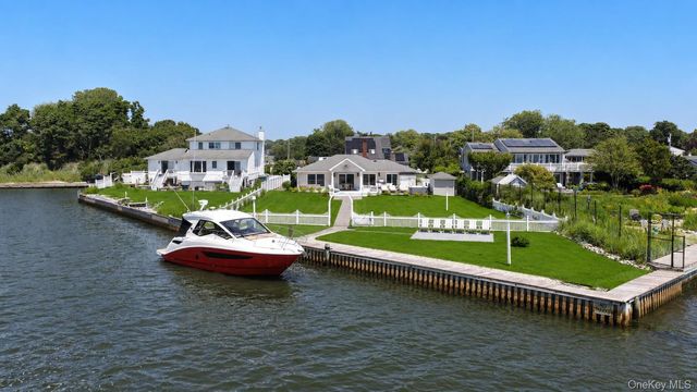 40 Laura Lee Drive, Center Moriches, NY 11934