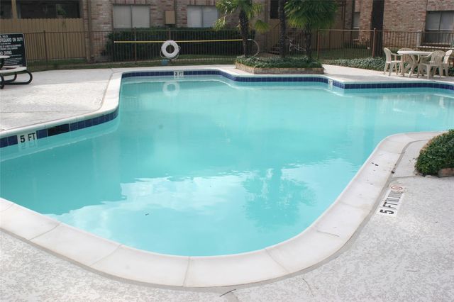 16303 Lyons School Rd 402, Spring, TX 77379