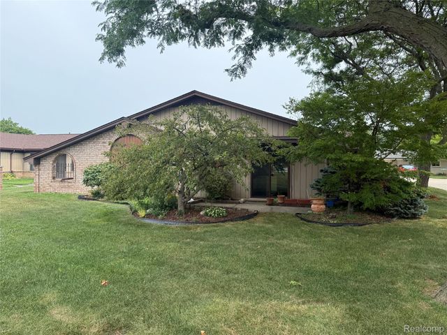 11797 Meadow Lane Drive, Warren, MI 48093