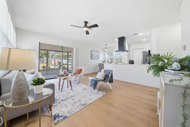 301 58TH STREET N, St Petersburg, FL 33710