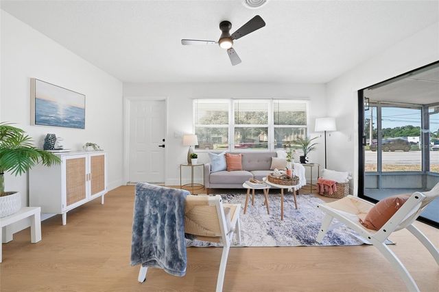 301 58TH STREET N, St Petersburg, FL 33710