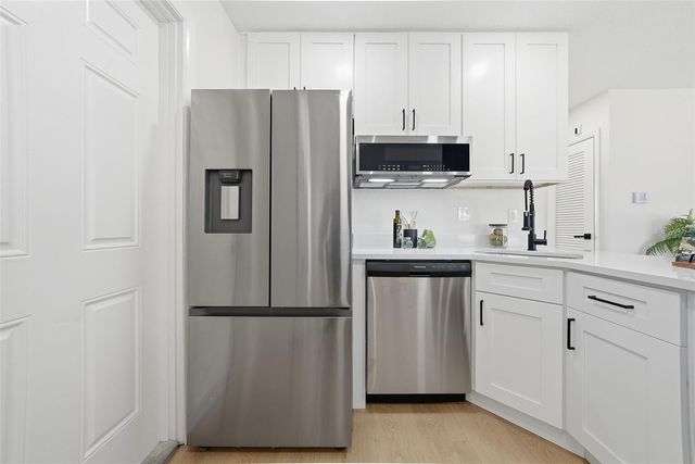 301 58TH STREET N, St Petersburg, FL 33710