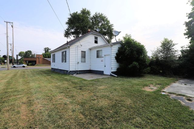 3702 Davison Road, Flint, MI 48506