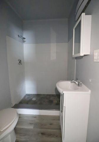 3702 Davison Road, Flint, MI 48506