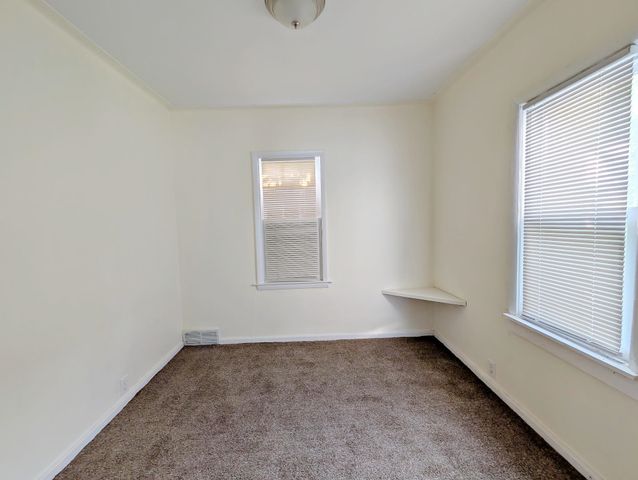 3702 Davison Road, Flint, MI 48506