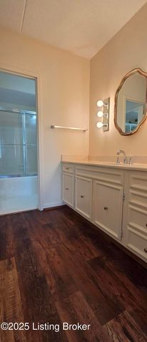 5100 Us Highway 42, APT 911, Louisville, KY 40241