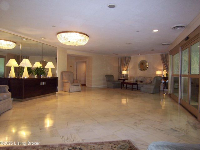 5100 Us Highway 42, APT 911, Louisville, KY 40241