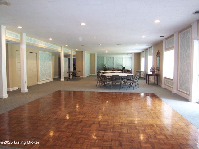 5100 Us Highway 42, APT 911, Louisville, KY 40241