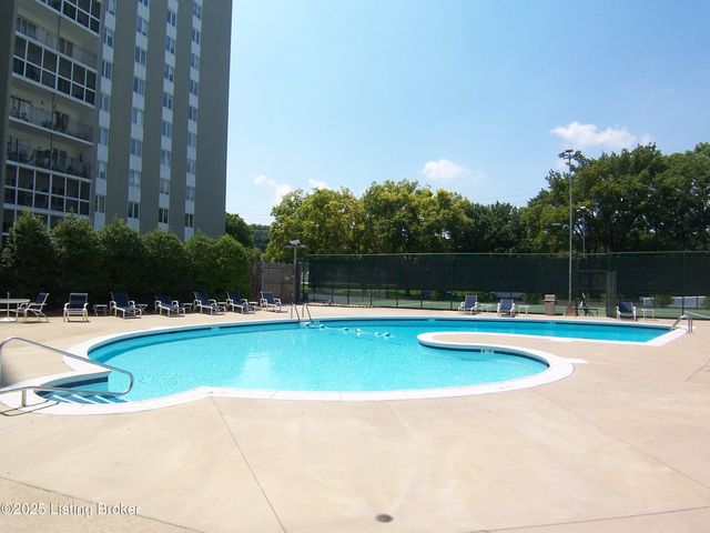 5100 Us Highway 42, APT 911, Louisville, KY 40241