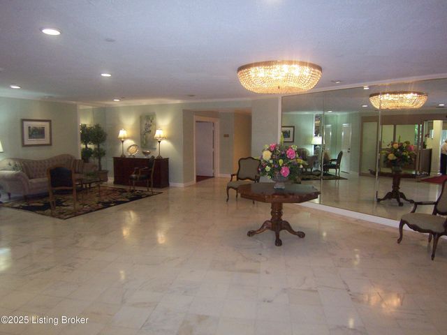 5100 Us Highway 42, APT 911, Louisville, KY 40241