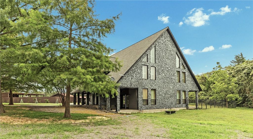 206 22 Hills Rd., Gause, TX 77857