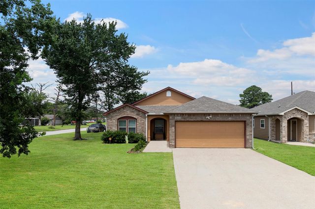 1541 3rd St, Hempstead, TX 77445