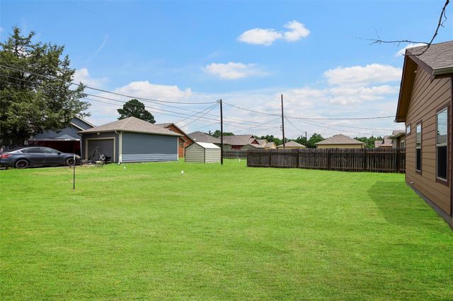 1541 3rd St, Hempstead, TX 77445
