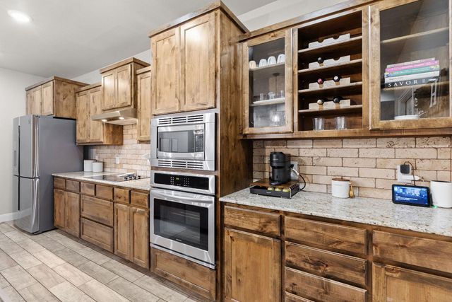 161 Greg LN, Jarrell, TX 76537