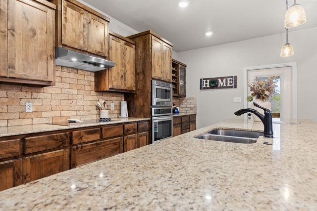 161 Greg LN, Jarrell, TX 76537