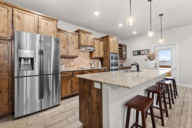 161 Greg LN, Jarrell, TX 76537