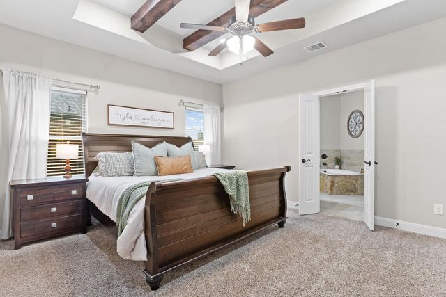 161 Greg LN, Jarrell, TX 76537