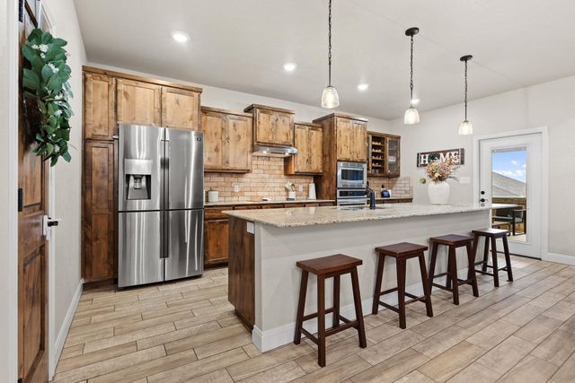 161 Greg LN, Jarrell, TX 76537