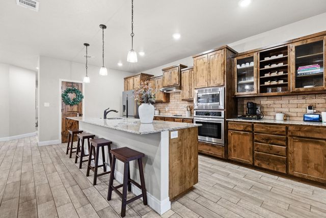 161 Greg LN, Jarrell, TX 76537