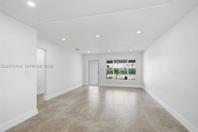 275 W 13 St, Hialeah, FL 33010