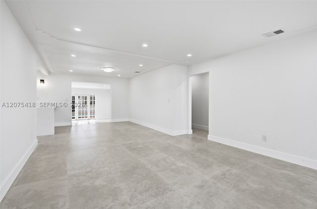 275 W 13 St, Hialeah, FL 33010