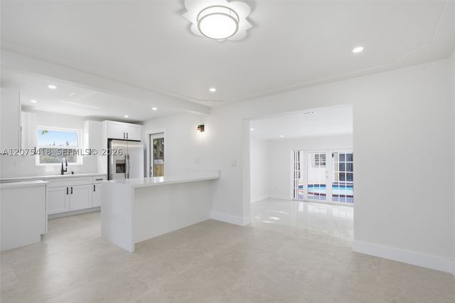 275 W 13 St, Hialeah, FL 33010