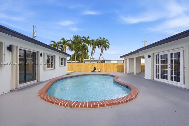275 W 13 St, Hialeah, FL 33010