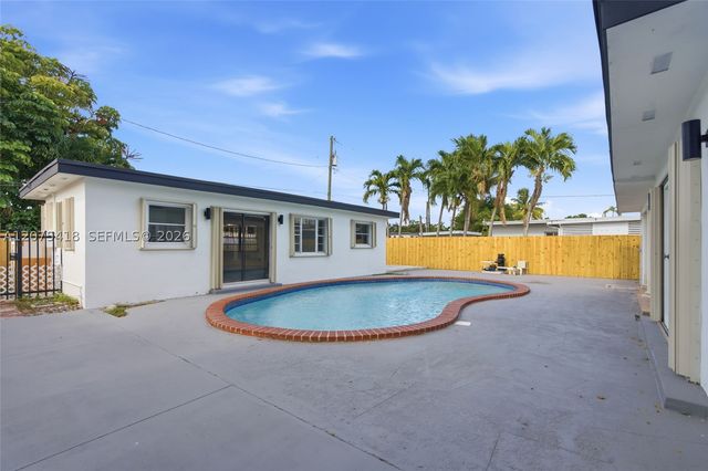 275 W 13 St, Hialeah, FL 33010