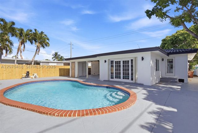 275 W 13 St, Hialeah, FL 33010