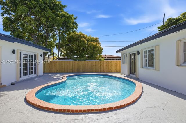 275 W 13 St, Hialeah, FL 33010
