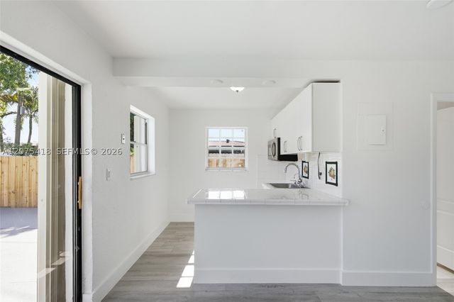 275 W 13 St, Hialeah, FL 33010