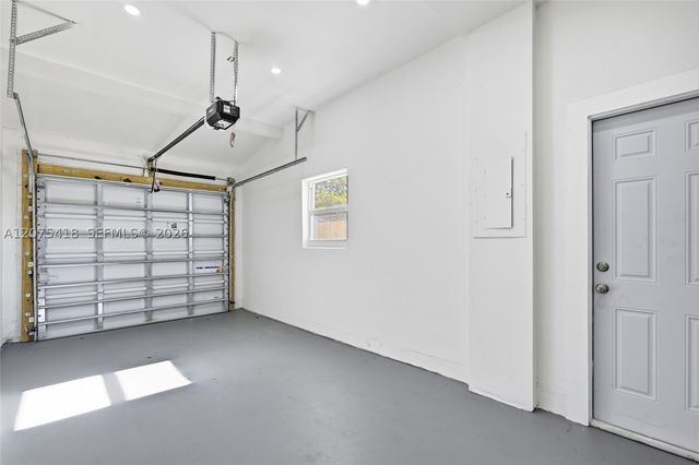 275 W 13 St, Hialeah, FL 33010