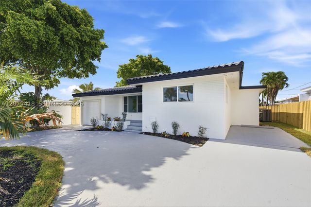 275 W 13 St, Hialeah, FL 33010