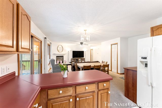 2240 Monica Lane, Muskegon, MI 49442