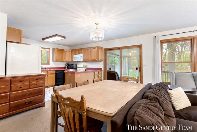 2240 Monica Lane, Muskegon, MI 49442