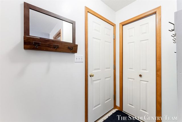 2240 Monica Lane, Muskegon, MI 49442