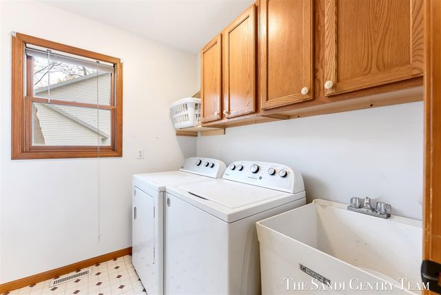 2240 Monica Lane, Muskegon, MI 49442