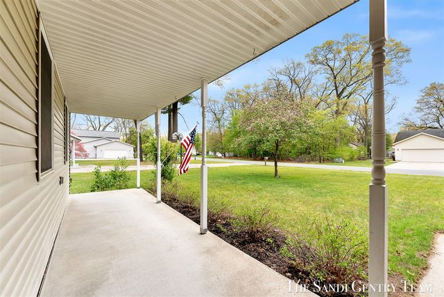 2240 Monica Lane, Muskegon, MI 49442