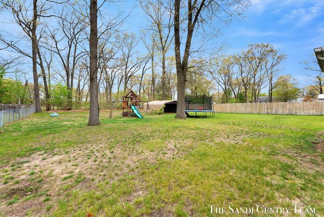 2240 Monica Lane, Muskegon, MI 49442