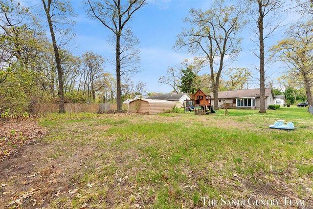 2240 Monica Lane, Muskegon, MI 49442