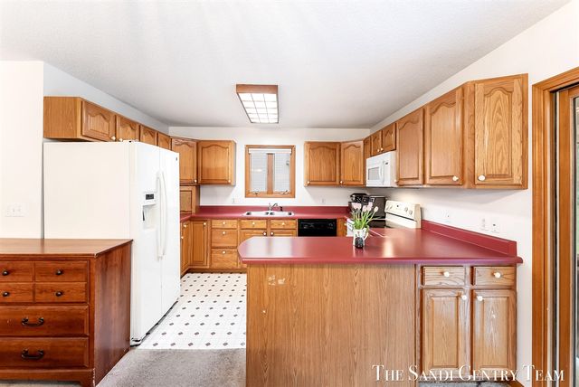 2240 Monica Lane, Muskegon, MI 49442