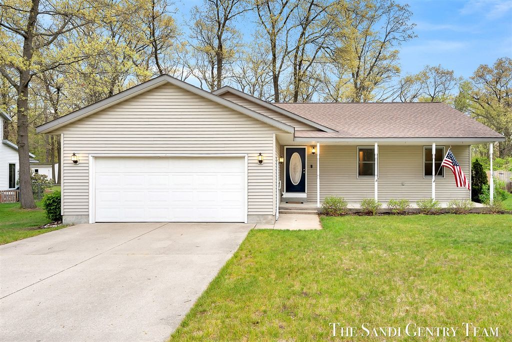 2240 Monica Lane, Muskegon, MI 49442