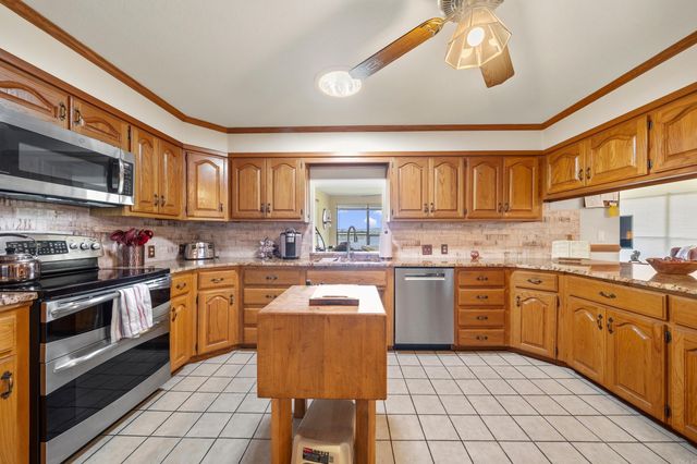 110 E Lakeland Point, Hot Springs, AR 71913