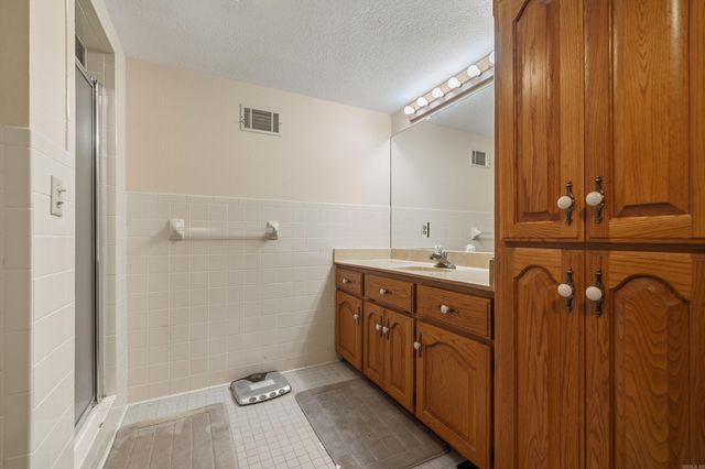 110 E Lakeland Point, Hot Springs, AR 71913