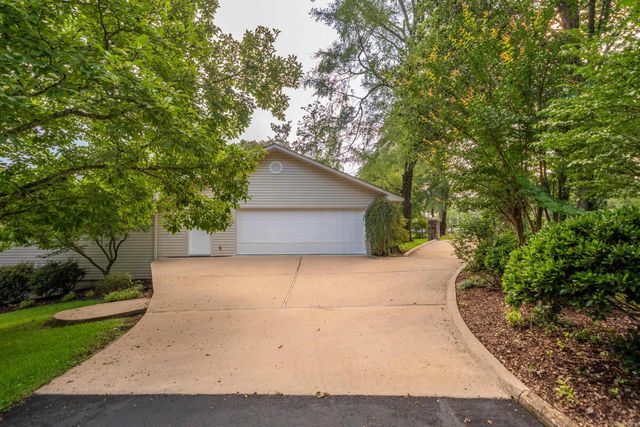 110 E Lakeland Point, Hot Springs, AR 71913