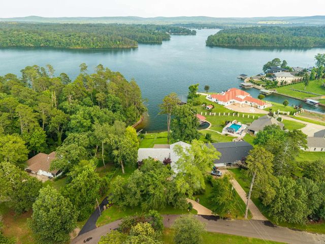 110 E Lakeland Point, Hot Springs, AR 71913