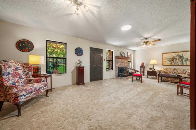 110 E Lakeland Point, Hot Springs, AR 71913